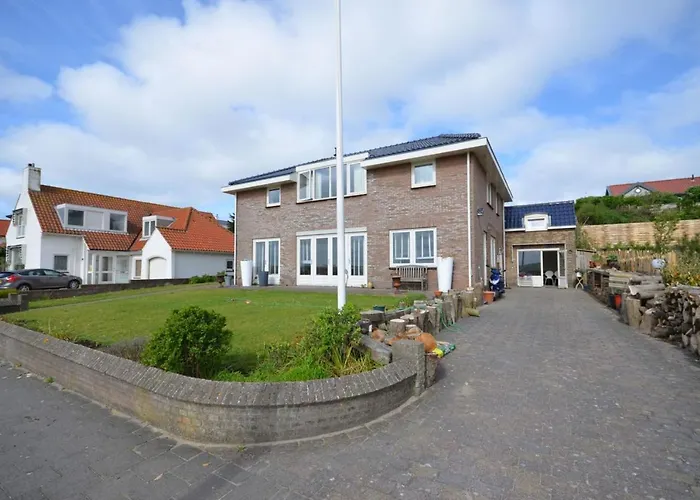 Anne\'S Family Home With Private Parking